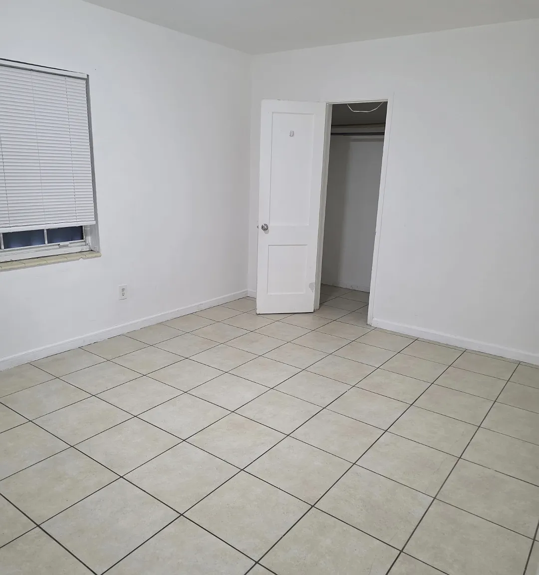 1 bed, 800 sqft, $1,600 — Photo 3