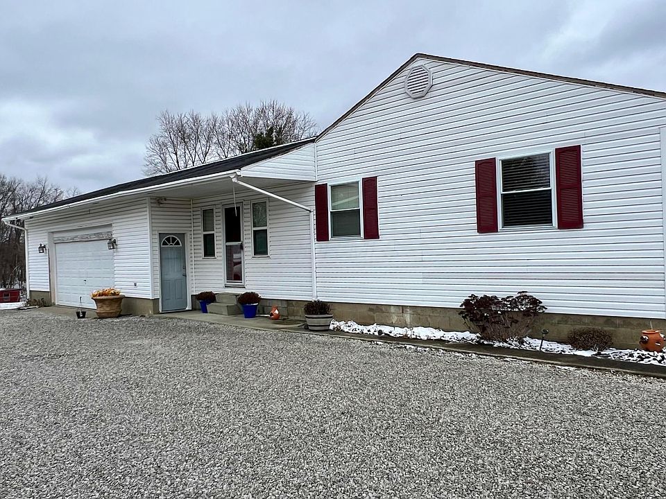2nd image of 1227 Chestnut Hills Rd