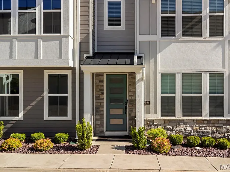 8924 Gateway Cir — Photo 2