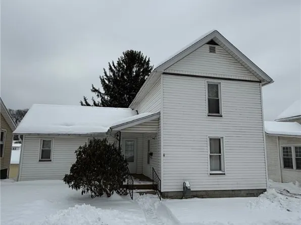 1627 Hay Ave, Coshocton, OH 43812