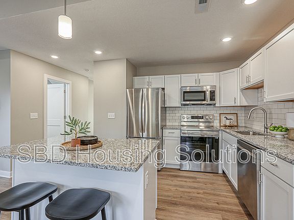 4th image of 2908 S Harvard Ave #D