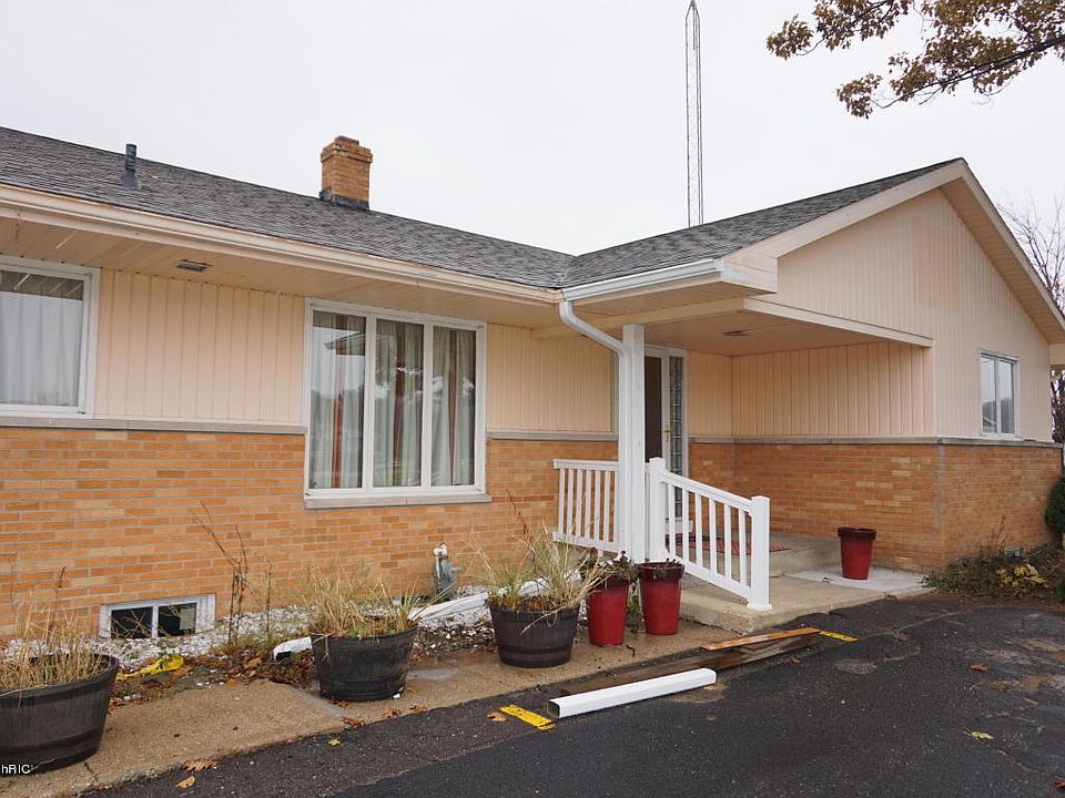 1st image of 4950 Cecilia Dr