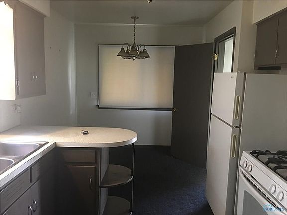 2nd image of 3541 Dean Ave