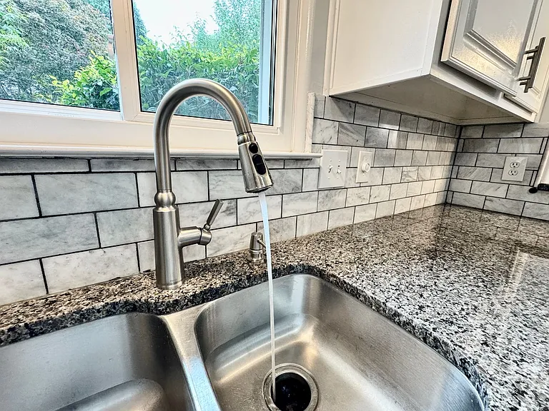 1733 Bernstein Dr — Photo 12