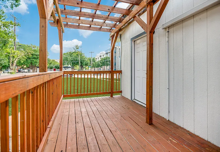 905 W Abram St #1 — Photo 13