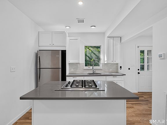 5th image of 18 Fairfield Woods Road
