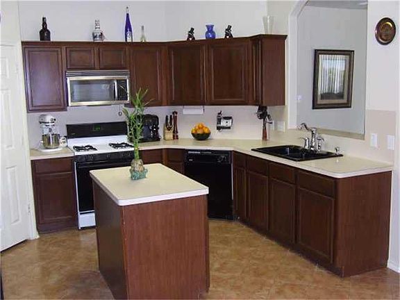 2nd image of 3315 Zubin Ln
