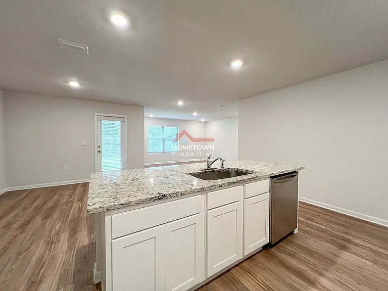 6351 Burrow Ln — Photo 6