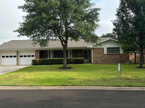 8016 Longford St, Benbrook, TX 76116