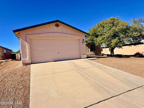 4th image of 8981 E Mayberry Dr