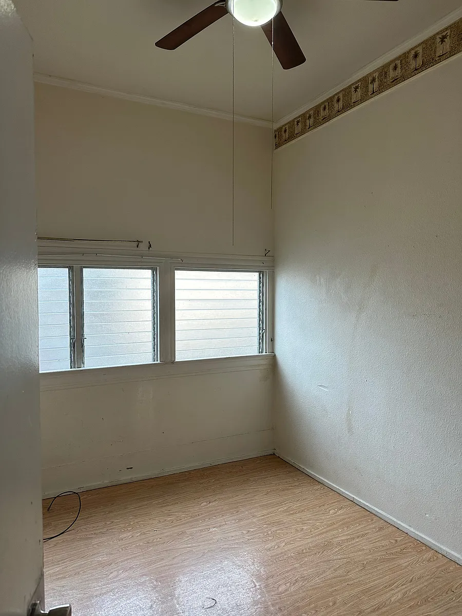 Building Photo - 1302 Kinau St #3