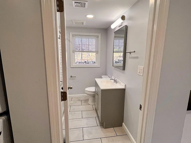 200 Bulgarmarsh Rd #7 — Photo 6