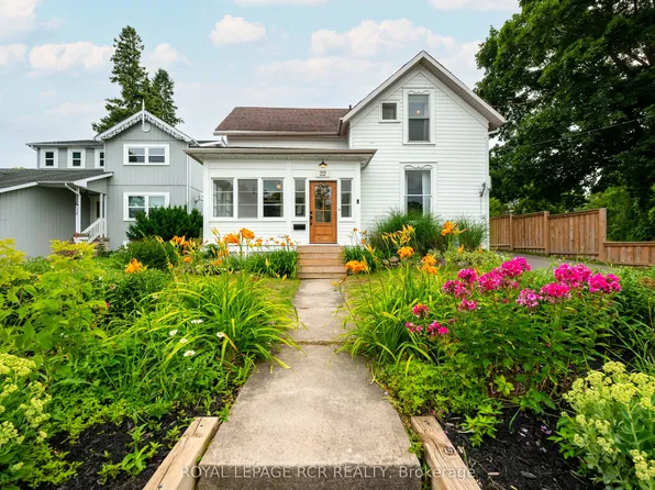 22 John St, Orangeville, ON L9W 2P1