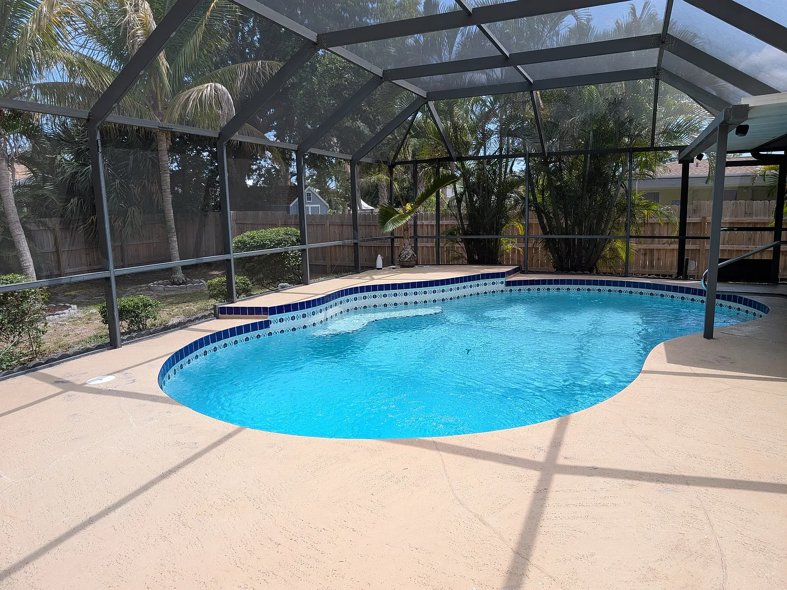 943 Dobell Ter — Photo 2
