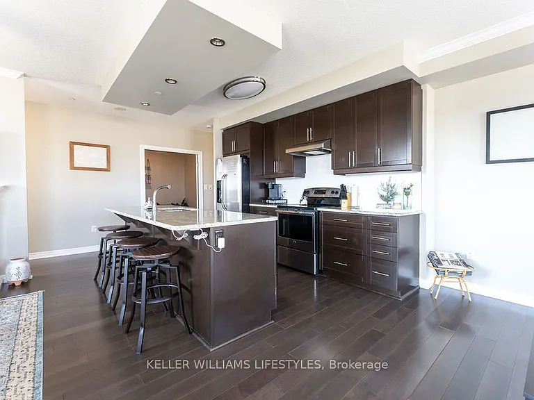 330 Ridout St N #804 — Photo 2
