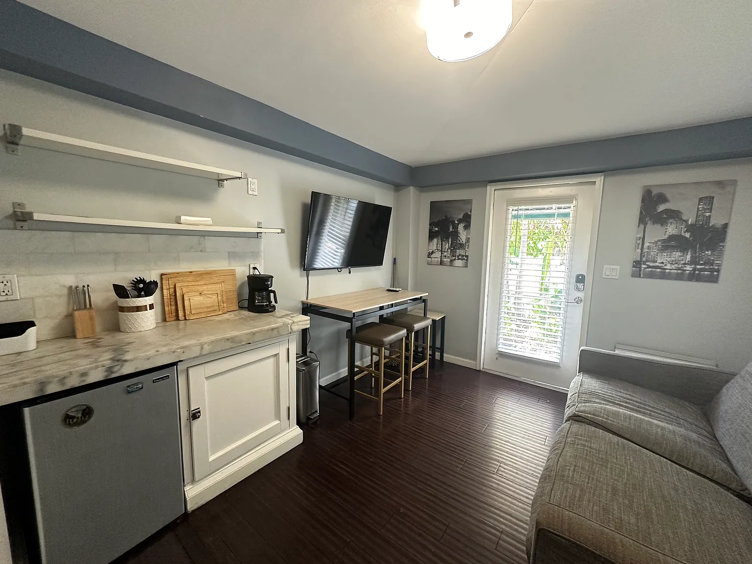 Studio, 400 sqft, $1,500 — Photo 2