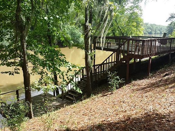 5th image of 23 Riverview Dr