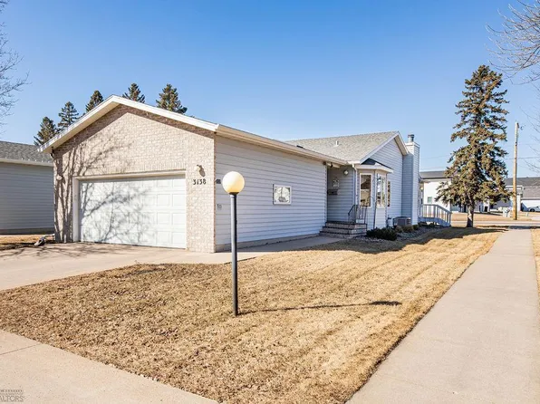 3138 10th St N, Fargo, ND 58102