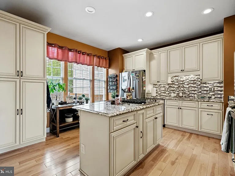 670 McLeary Sq SE — Photo 10