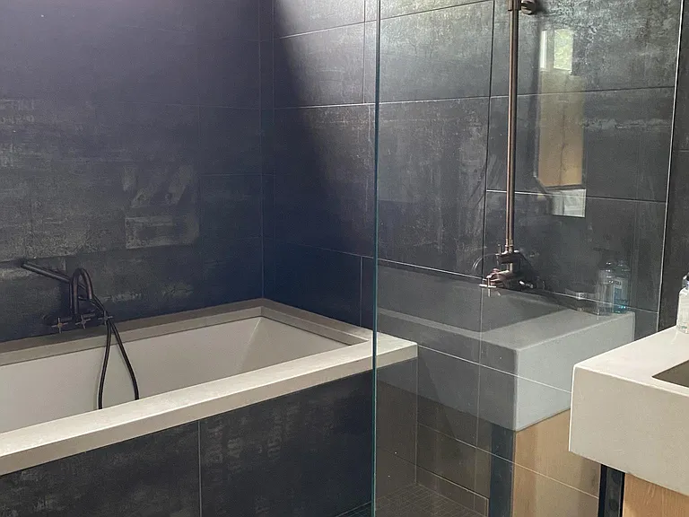 Master Bath - Integrated Shower/Tub Room