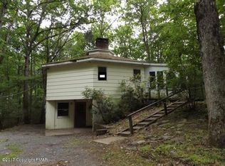 1180 W Sugar Mountain Rd, Bushkill, PA 18324