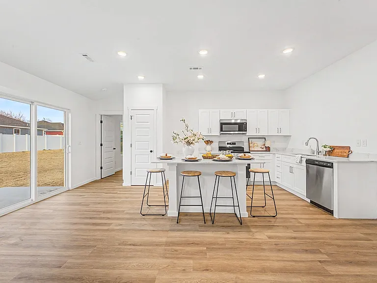 1534 N Claire St — Photo 12
