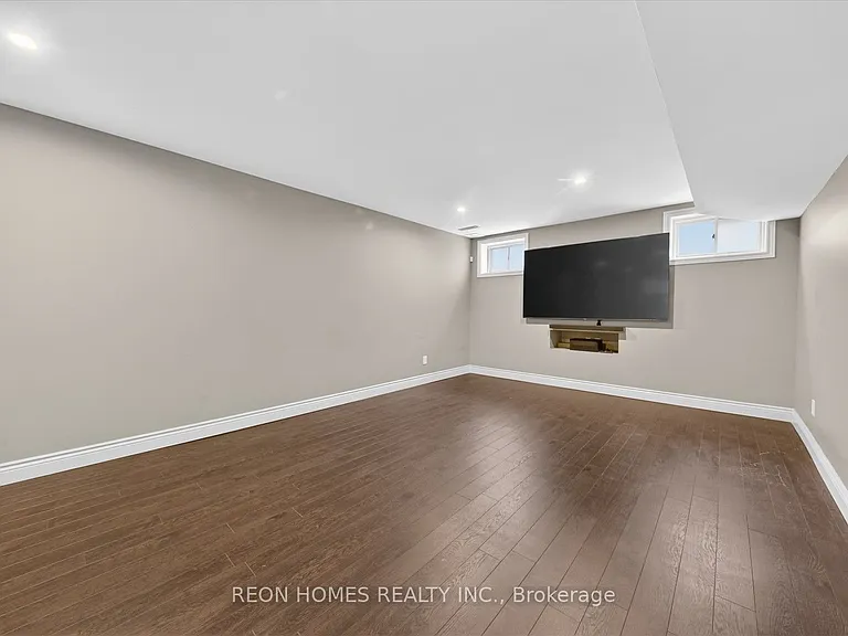 2192 Callingham Dr — Photo 26
