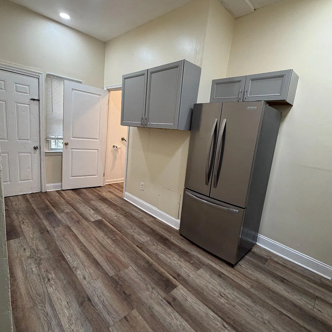 3 bed, 1.0 bath, 1612 sqft, $1,750 — Photo 3