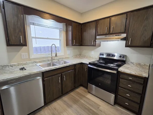 2019-2021 Parkside Dr #2019, Oshkosh, WI 54901