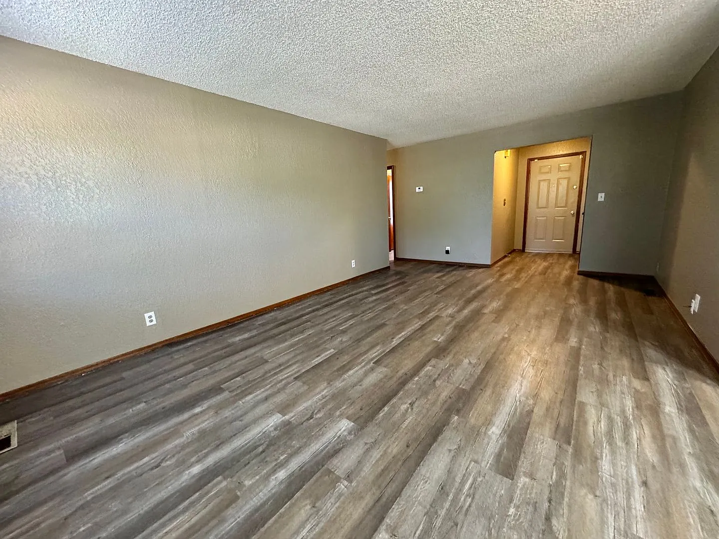 Adorable 3 bedroom 1.5 bathroom located in Tulsa Ok — Photo 4