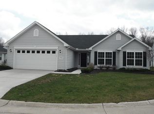9082 Devonshire Dr, Olmsted Falls, OH 44138