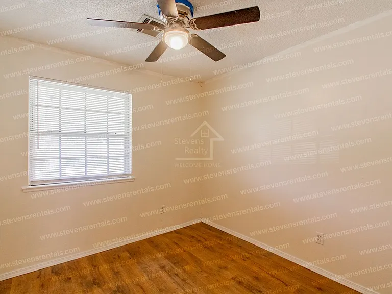 5311 NW Elm Ave — Photo 32