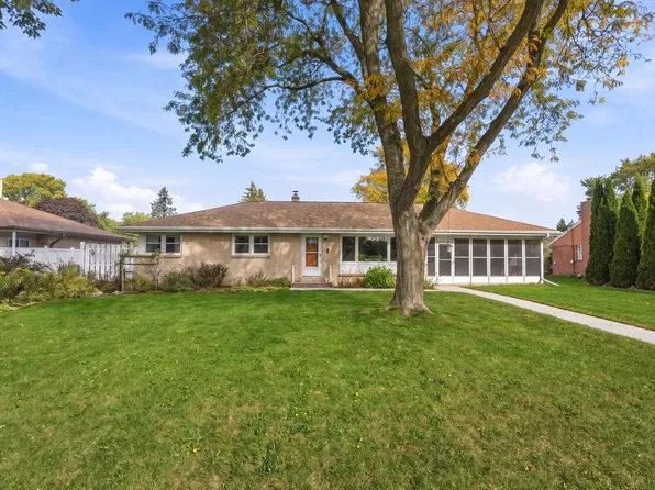 3344 W Edgerton AVENUE, Greenfield, WI 53221