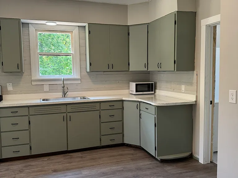 908 Troy Rd — Photo 6