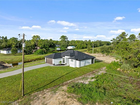 3rd image of 3705 Sunshine Blvd N