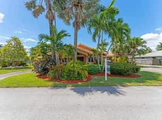 Lusia R Sub, Miami, FL 33176