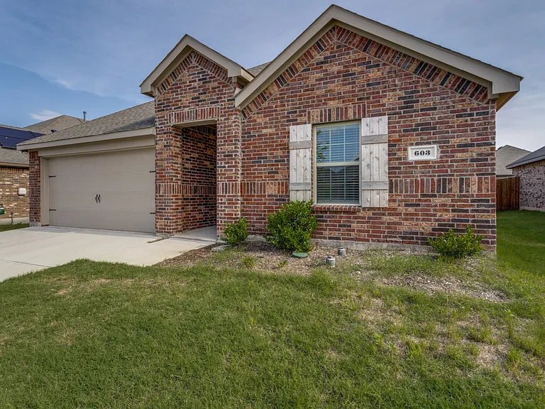 603 Calm Springs Dr — Photo 3