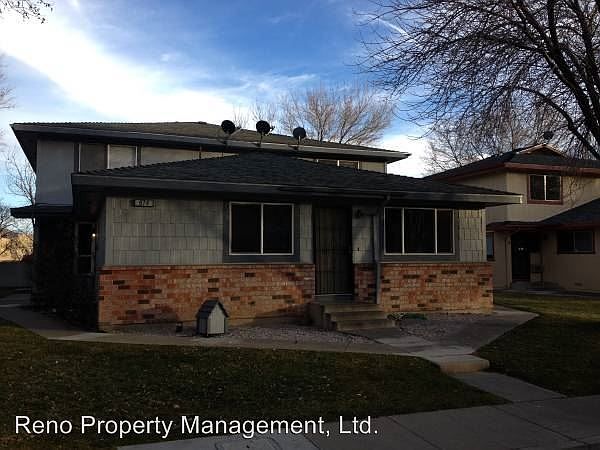 1st image of 674 Oakwood Dr