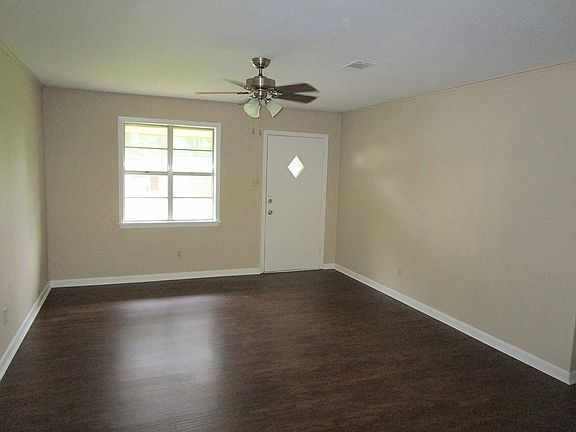 2nd image of 6 Columbia Road 163