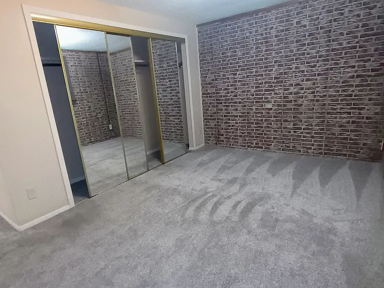 3424 SW Burnett Rd — Photo 7