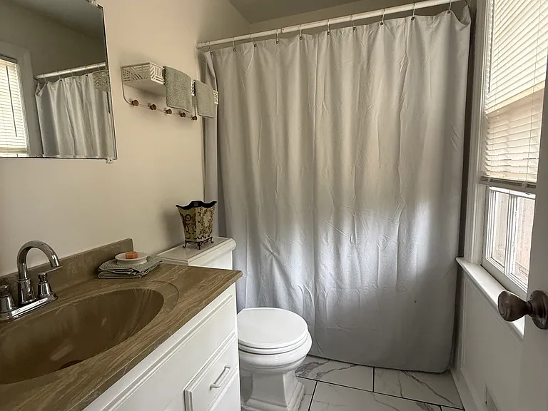 1929 Lynn Cove Ln — Photo 13