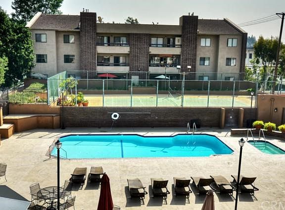 3rd image of 460 Oak St APT 319