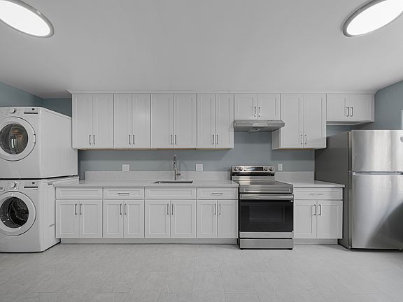 2nd image of 808A Saint Louis Ave #1/2