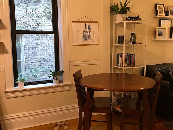 5th image of 1733 N Hermitage Ave APT 1F