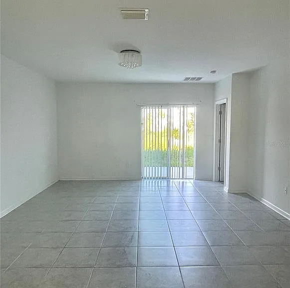 922 Jackson Ave — Photo 6