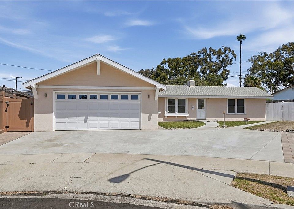 1st image of 417 Emerald Pl