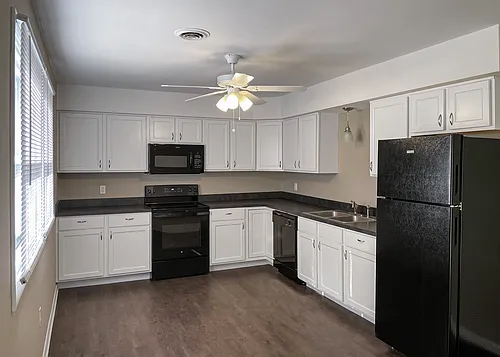 Elmwood Apartments Photo 1