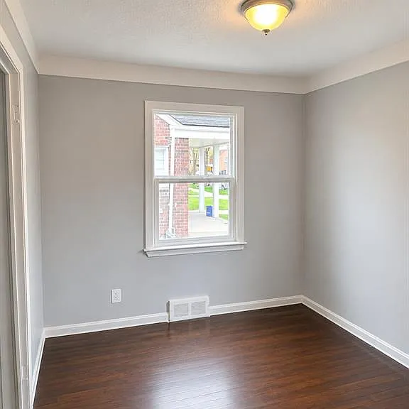 11867 Laing St — Photo 5