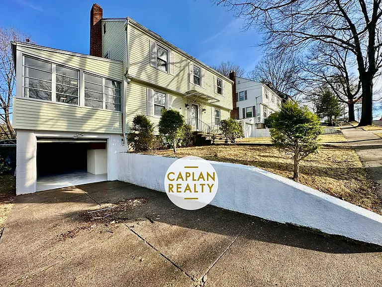 29 Wellington Rd — Photo 32