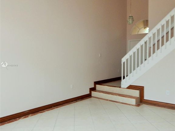 5th image of 11248 NW 51st Ter